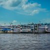 Hundreds of boats are ready to travel up and down the Amazon. Centenas de barcos estão prontos para viajar no Amazonas. : Amazonas, Brazil, Manaus